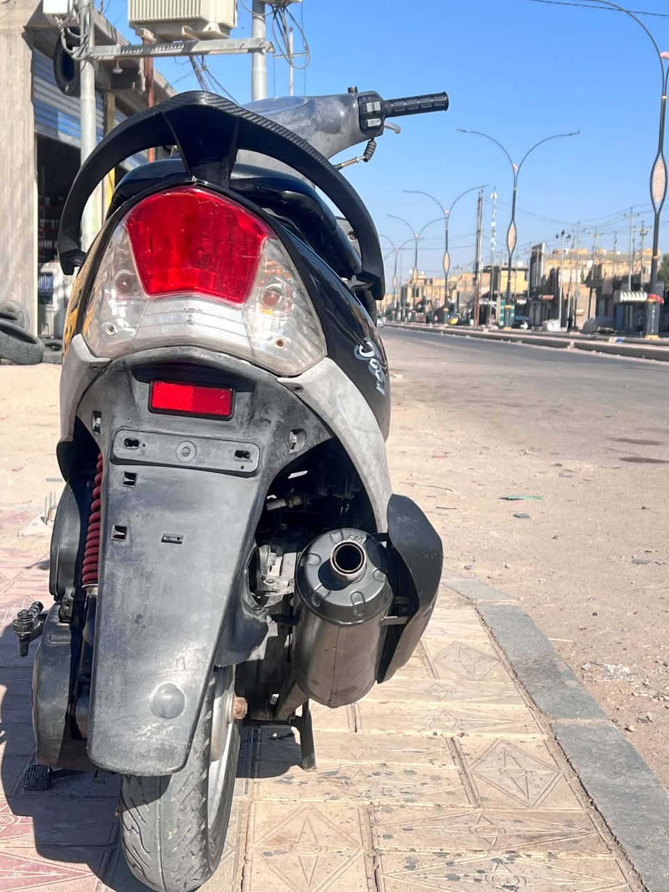 سلام عليكم 
ماكس منغولي للبيع كامل مكمله مزوده 
الناصريه *********** السعر 450
