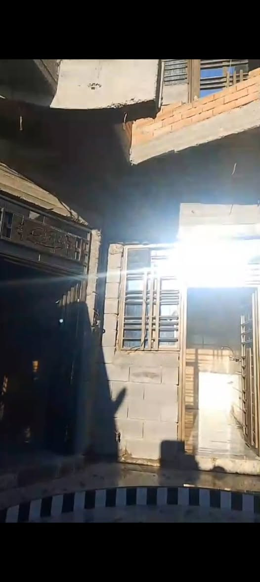 السلام عليكم ،،،
🔴 مشتمل للبيع مساحة 120 م  طابقين 
ثلاث غرف نوم + مطبخ + استقبال + صالة + صحيات + محل من ضمن البيت ،،،،، المكان على شارع ابو تمر _ قرب حسينية الامام المهدي  السعر 85 وبي مجال بسيط 

للاستفسار الاتصال على الرقم 
 *********** 📞
