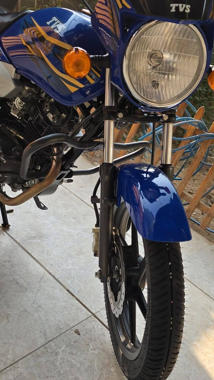 سلام عليكم
تي في اس للبيع موديل 2023 طالعه من الوكيل 2025
دراجه جديده شرط 
مكفوله من كلشي 
دراجه اوراق 
الون ازرق
ولباقي اموضح بالصور 
عنواني مناوي لجن مطيحه
السعر  مليونين  و200 وبيه مجال 
مامتواجد هنا تواصل واتساب 
على رقم ***********
