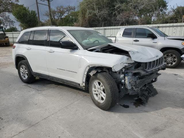 جيب لاريدو 23 دخول جديد بدون لوحات
ماشية 60 ميل مواصفات معروفة
275$ بيها مجال قليل 
جديدة بمعنى الكلمة
***********
