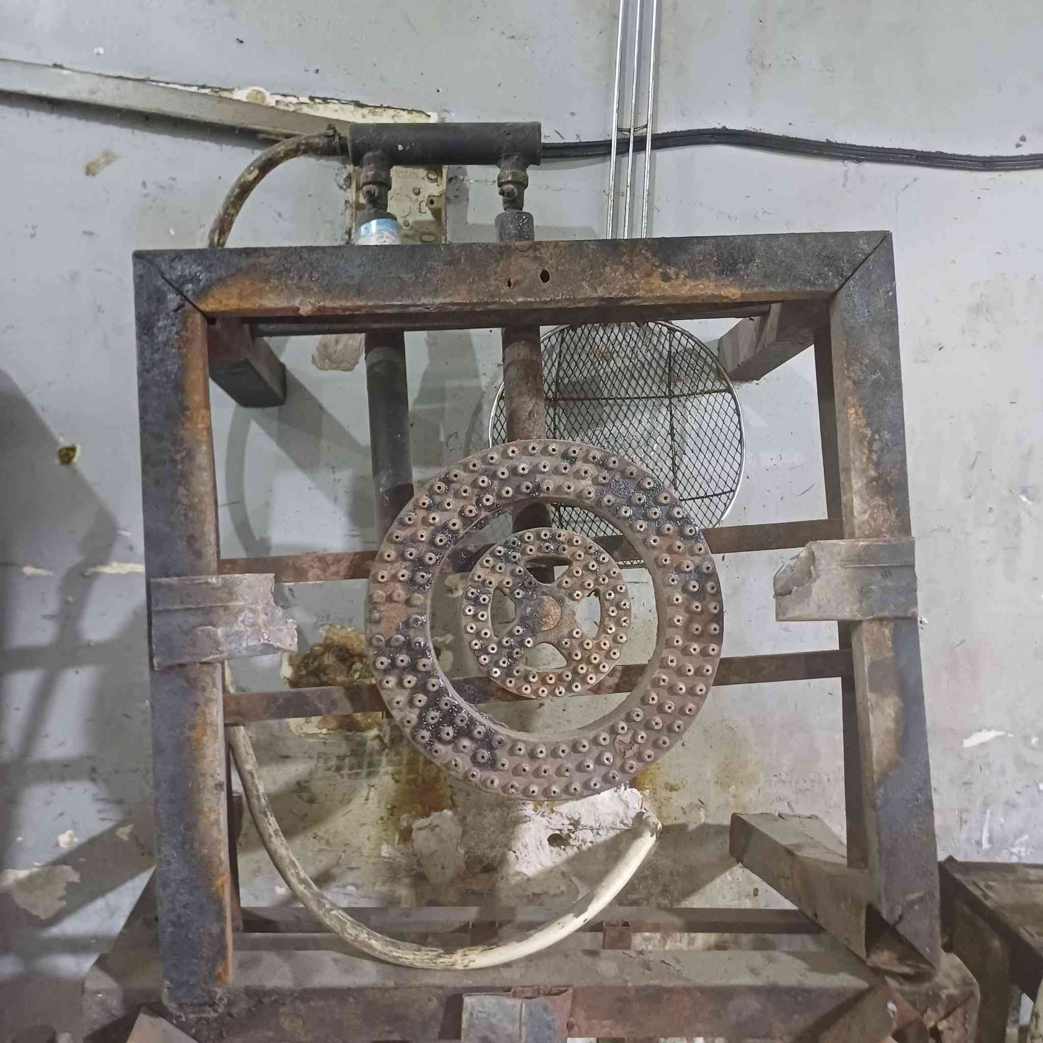 السلام عليكم بانيو حديد للبيع بي ثقب زغير يرادلة لحيم
طباخات للبيع للاستفسار ***********
