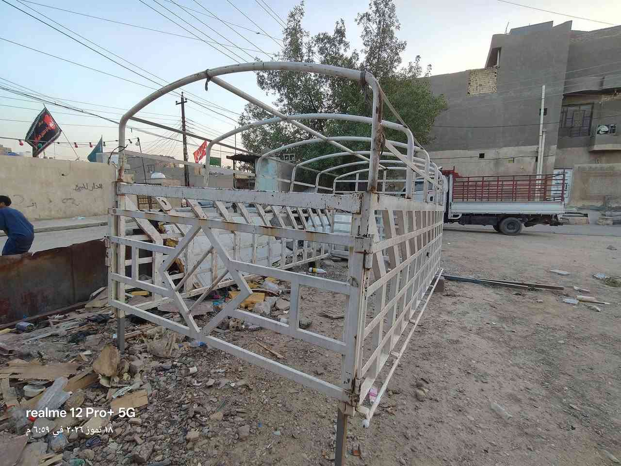 محجر مال كنتر طوله اربعه ونص سعر 700,000 وبيها مجال العنوان بغداد المعامل رقم الهاتف***********
