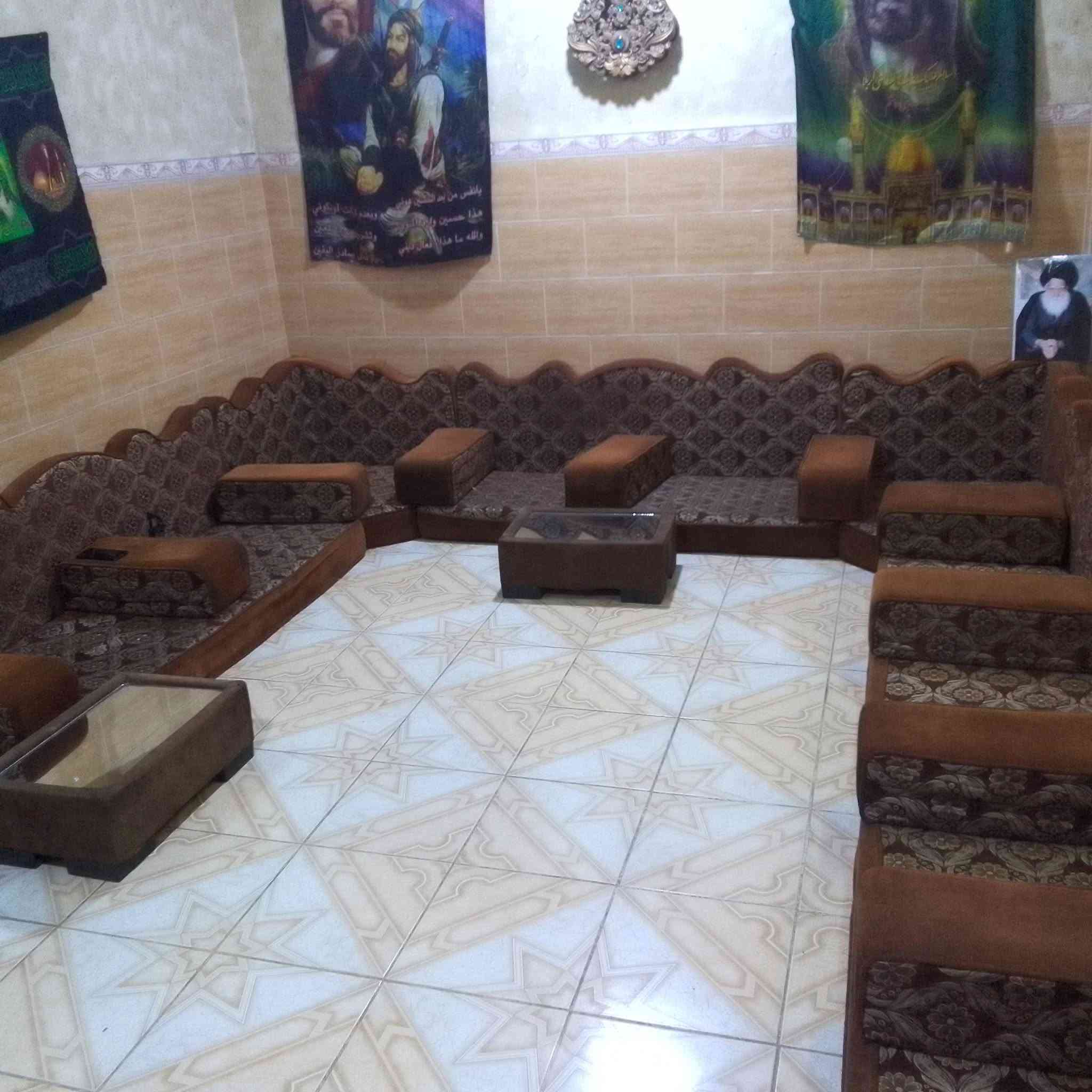 ديوان ارضي ((21مقعد))مع ثلاث طبلات ارضيه
نظيف 95% للاستفسار الاتصال بالرقم 

((***********))
