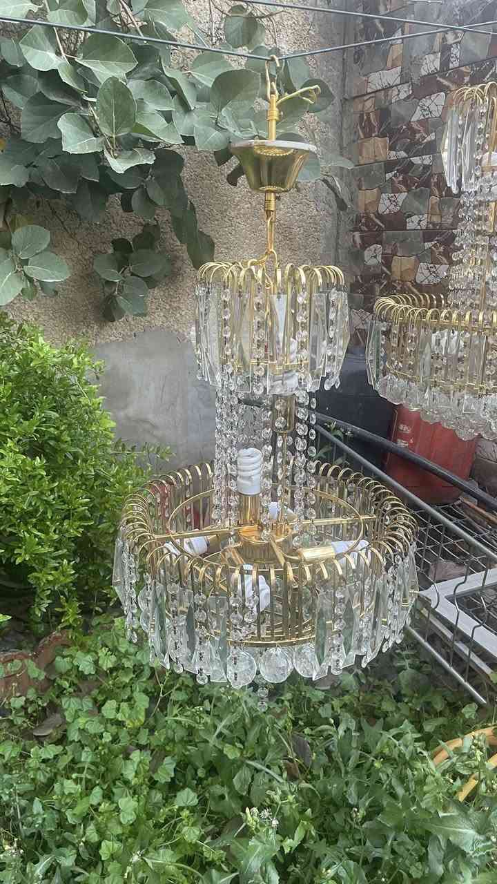 ثريات كرستال 2و4براكيتات للبيع للاستفسار اتصل واتس‭0773 421 5089‬
