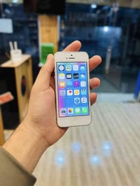 للبيع ايفون 5 ذاكرته 12 جهاز كله شغال  وتساب 07723865072