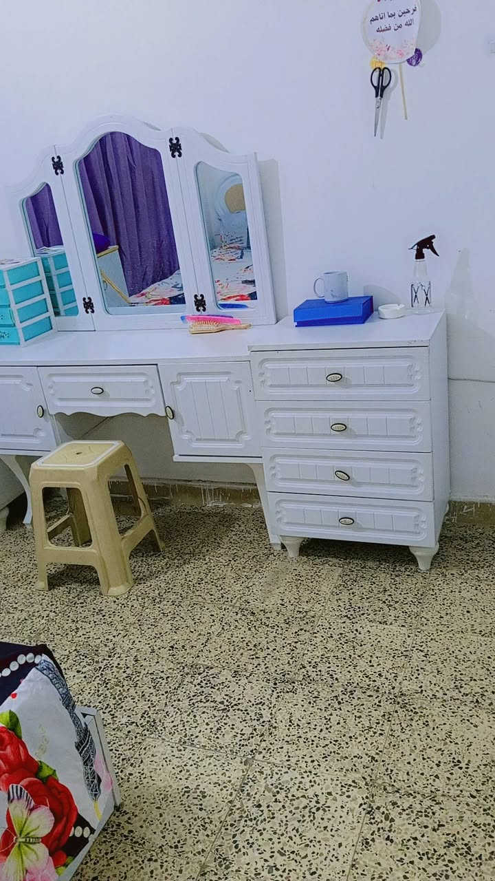 غرفة تركية للبيع   اخت الجديدة  نضيفة مكانها حي الجهاد سعرها900 الف وبيها مجال الاتصال على هذا الرقم 
***********
