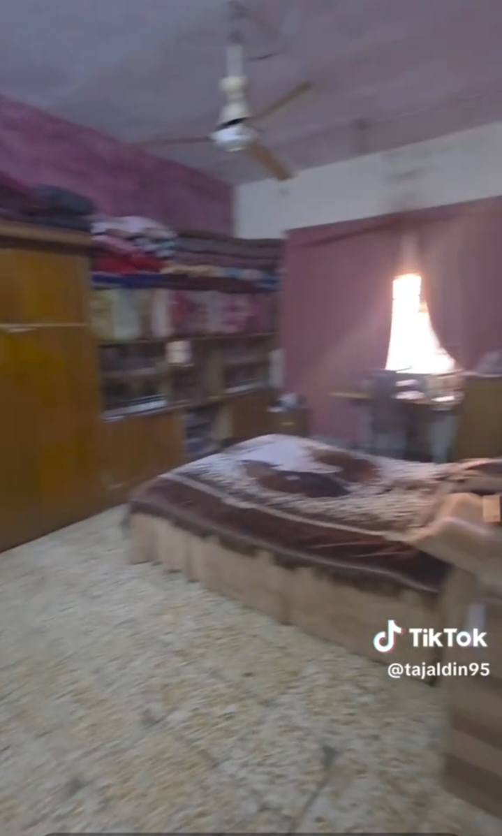 سلام عليكم دار مع قطعه للبيع
منطقة العكيلي يبعد عن الشارع العام ٧٠ متر ماد خطين كهرباء ما تطفه خير من الله  مساحته ٣١٠ مع القطعه
السعر ٣٥ وبي مجال ***********
