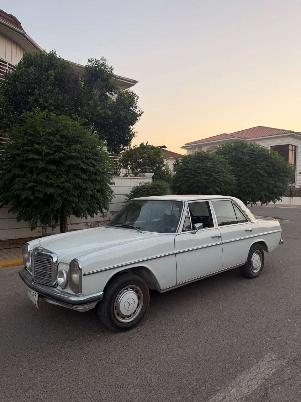 E230 موديل ١٩٦٩
كلاسيك كلش نضيف
گير محرك تبريد بشرط 
سعر ١١٠$ بي مجال 
*********** أربيل, العراق
