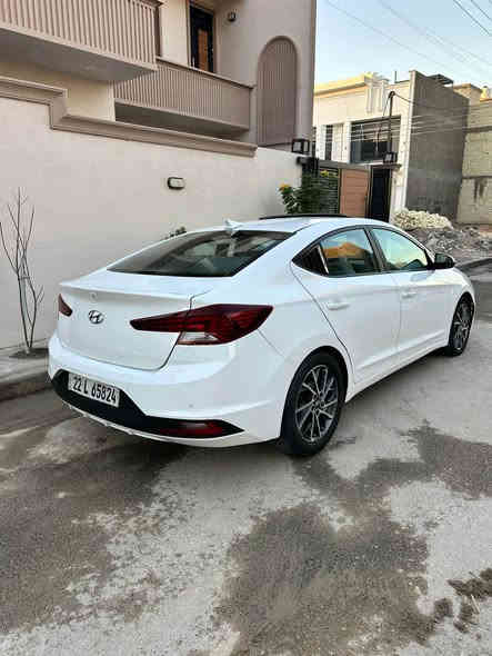 السلام عليكم النترا موديل 2019 للبيع وارد امريكي بيه اربع قطع صبغ بدون اي ضرر داخلي مع سونار مرفق بل منشور 
فول مواصفات 
بصمه تشغيل 
بصمه ابواب 
فتحه سقف 
رادارات جانبيه 
توقيف ذاتي 
سياره نظيفه وبدون نقص مكانه بغداد 
السعر 129$
*********** بغداد
