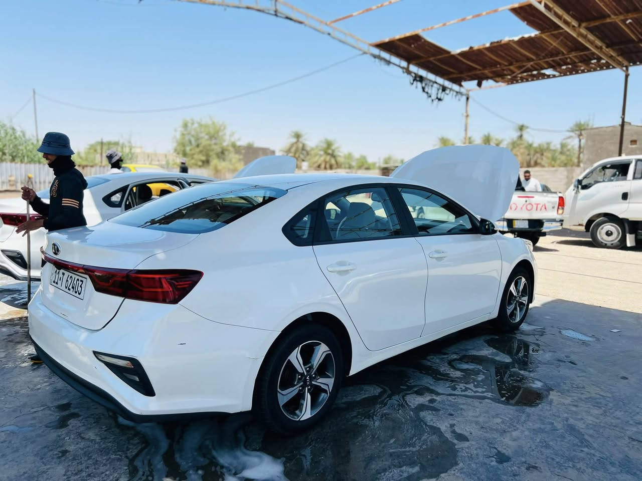 سلام عليكم للبيع كيا سيراتو موديل ٢٠١٩بيه فقط الدوسه صبغ الباقي كفاله عامه نص موصفات رقم بغداد بسمي 
موصفات  سياره جديده حيل محرك كير تبريد حدايده كله كفاله محرك ١٦٠٠
لد خلفي 

انضمه قياده

مرايات شفط 

تحكم ستيرن 

داخل لونين 

تبريد قطعتين 

ويل كب سبير مانزل سياره جديده حيل كارتون  ماشيه ١٤٠ 
مكانه سماوه السعر ١٤٦وبيه مجال  ***********
