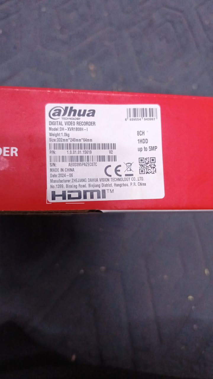 سلام عليكم جهاز كامرات داهوة الأصلي 5 ميكا صورة صوت ثمانيه چنل مامستخدم للبيع ***********
