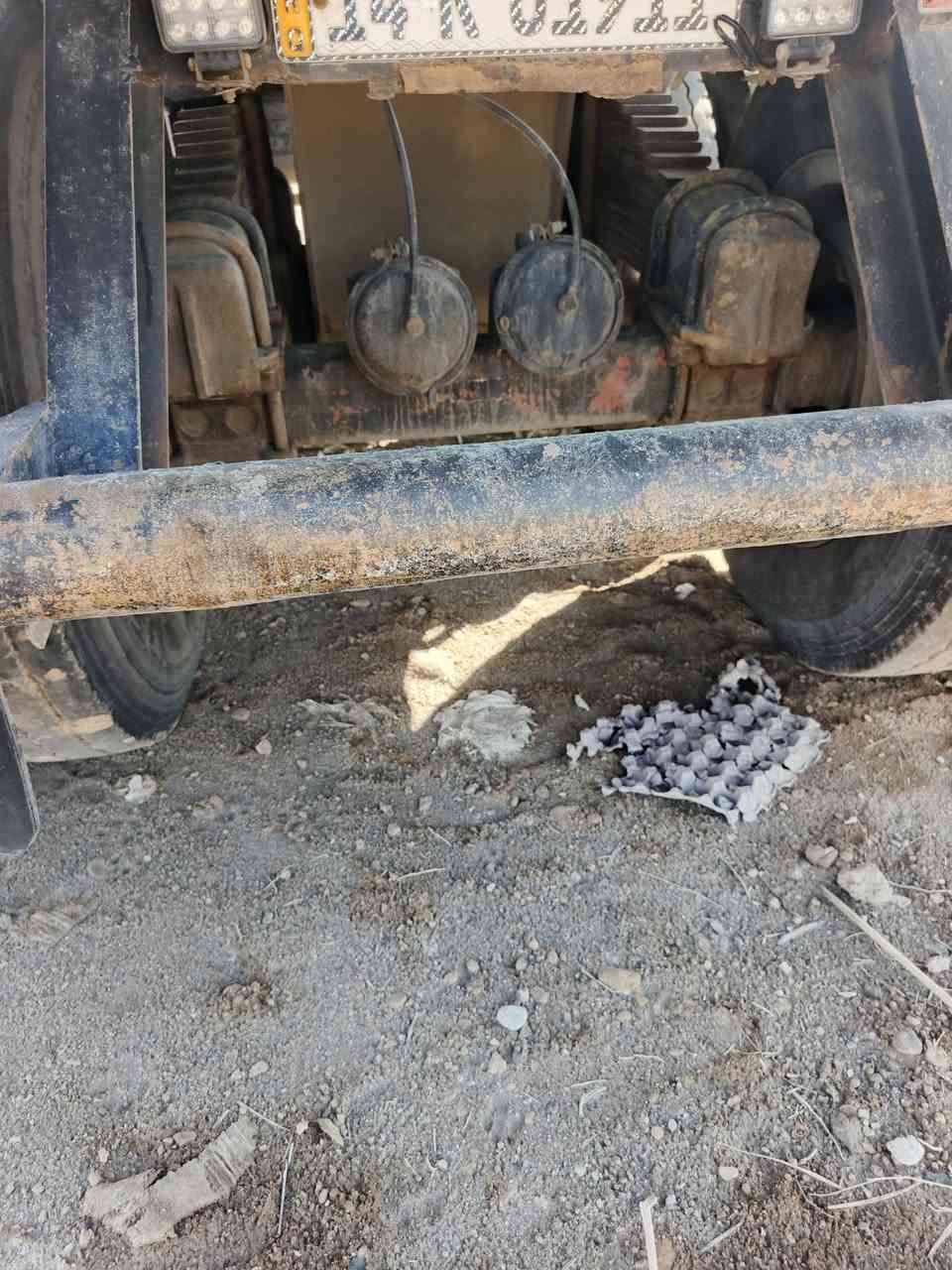 سلاام عليكم عربانه علم ذرعه ٣٣ تايرات نص عمر شاصي بيه فطر جك جديد سعر ١١٥ وبيه مجال ***********//***********
