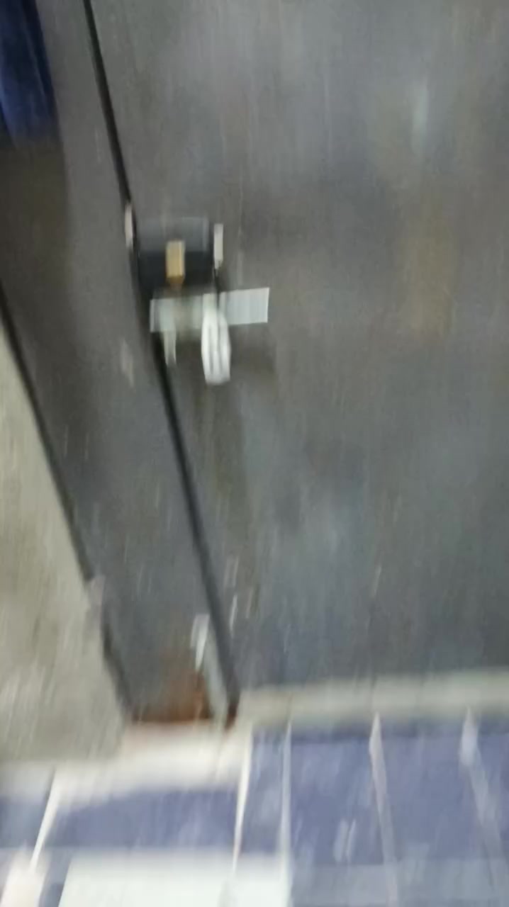 بيت للبيع 50 متر
شارع فران ضياء 
السعر 50بي مجال 
رقم الهاتف ***********
