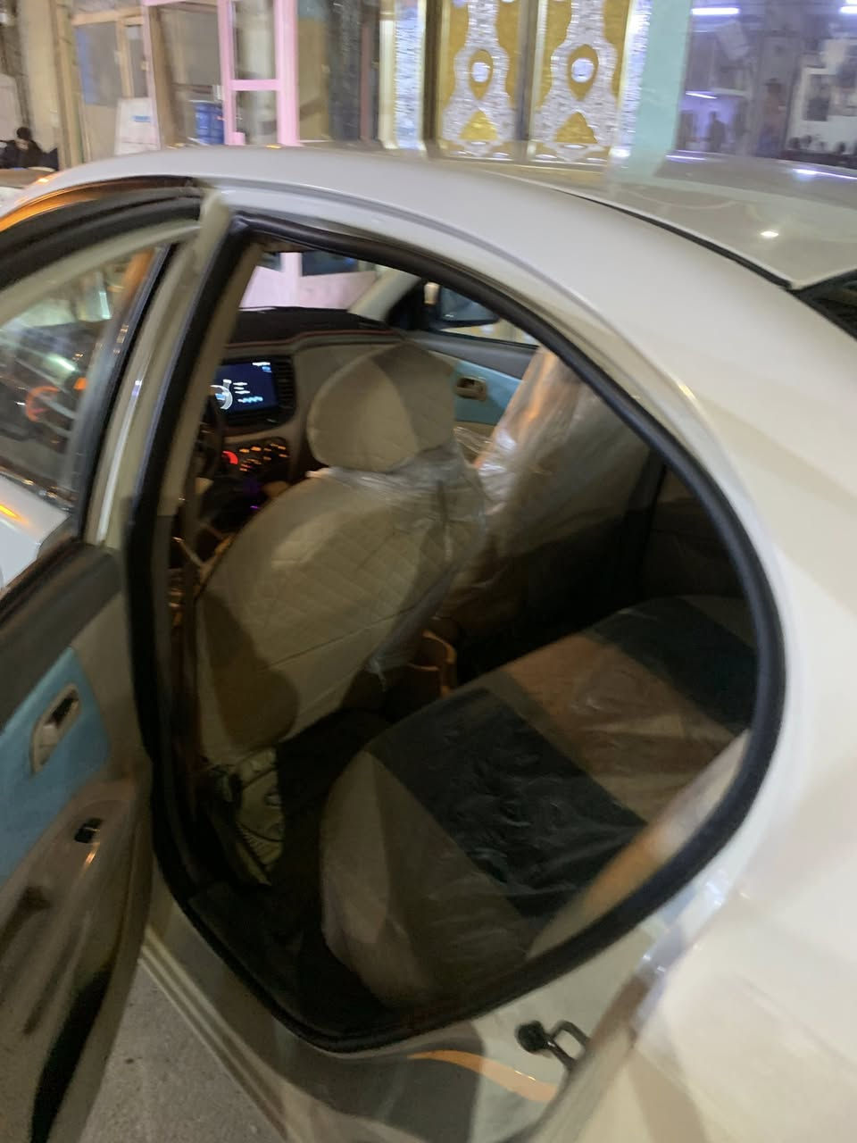 السلام عليكم كيا ريو 2009نضيفه كولشي شغال تبريد تدفئه حداديه نضيفه بس صبغ حزام سنويه 2030 بسمي 
السعر 85 ورقه رقم *********** المكان النجف الاشرف
