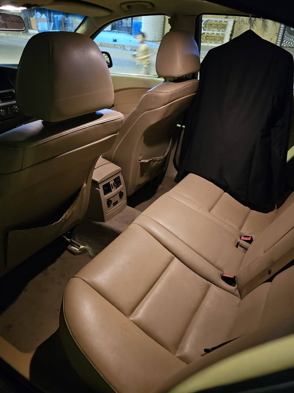 ادوات BMW ميماتي مديل ٢٠٠٨ خليجي وكاله الغانم كفاله كص وصبغ وضربه ماعده الدعاميات
كفاله كير مكينه حداديه تبريد 
المواصفات 
فتحه بلسقف / تنته
داخلي بيج خليجي تتفئه تبريد بلكشنات 
برده خلفيه 
لايت دوار
نضام صوت ودمام 
تخم تتاير جديد 
تبريد قطعتين خلفي وامامي 
عده اسعاف جديده بلصندوق 
مع سبير ومثلث وجك
باتري جديد
عبوه + فيت بم جديد سعرهم ٣٠٠دولار
دهن اليوم بدلته وكاله اصلي سعر التر ٢٥ الف
وبعد هواي موصفات 
مكاني بصره ❤️ 
متواجد خاص ❤️
السعر ٦٥ وبيه مجال لطيبين


**إذا كنت صاحب هذا الإعلان وتريد حذفه لأي سبب، رجاءا أرسل رسالة إلى الدعم الفني**