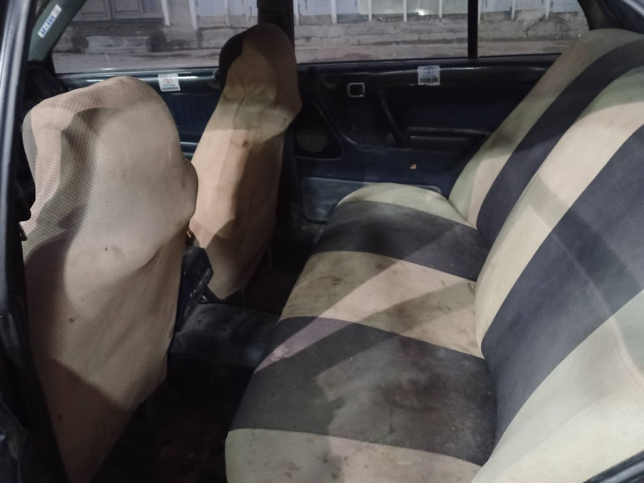 السلام عليكم سيارة ارنب موديل1996 سيارة كامله رقم انكليزي سنويه جديدة عنوان الشعب رقم التلفون *********** السعر 62 ورقه وبيها مجال
