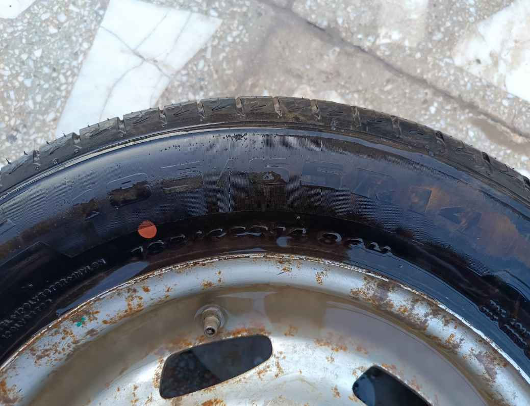 تاير جديد سياره سي كي للبيع مع الويل 
الموقع الحله المركز 
السعر 25,000 حلة, بابل
