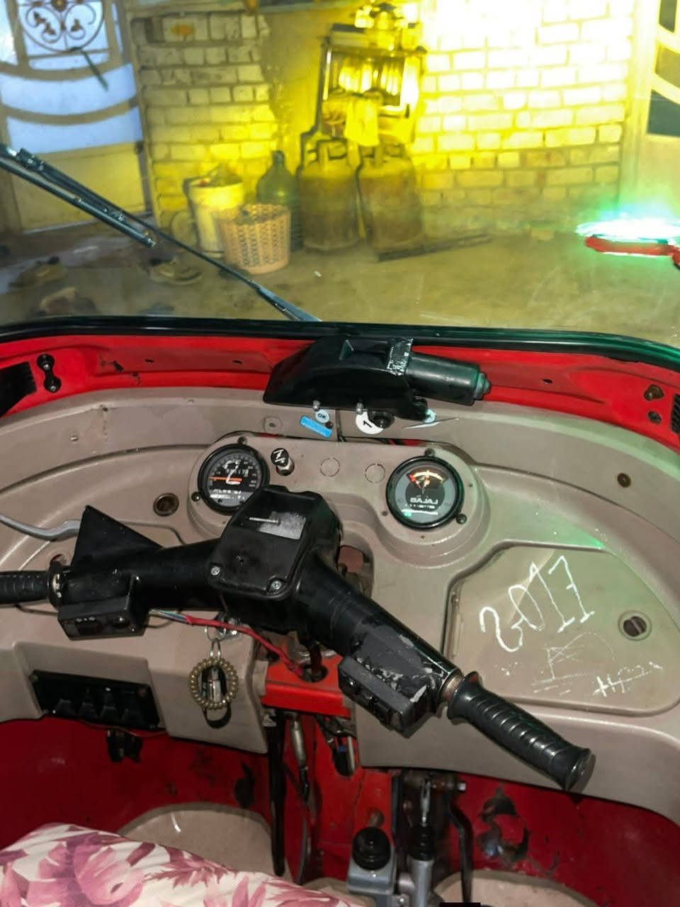 السلام عليكم تكتك للبيع موديل 2017
مكينه 2020 لاتنقيص ولاتبخير 
معمره عام قطره خياس مابيهه 
كهربائيات كلهه شغاله تكتك كامله من ايدك للشارع رقم وسنويه انكليزي باسمي تحويل ثاني يوم 
السعر 4100 وبيهه مجال 
واتس اب ***********
مكاني بغداد الزعفرانية
