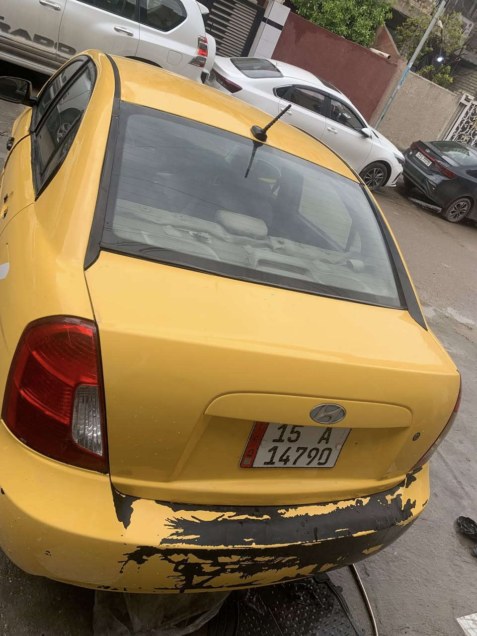 السلام عليكم للبيع اكسنت ٢٠١٠ امريكي حادث بابين سرقه والجاملغ الخلفي تعديل بسيط كير ومكينه بجيس تخم تاير نضيف كهربائيات كلهه شغاله  صدر زين قبل شهرين مبدله  السيارة عوزهه دوشمة فقط تيبر شغال منضومة كامله جديده بس منقص غاز السعر ٨٧ وبيهه مجال بسيط بغداد الشعب ***********
