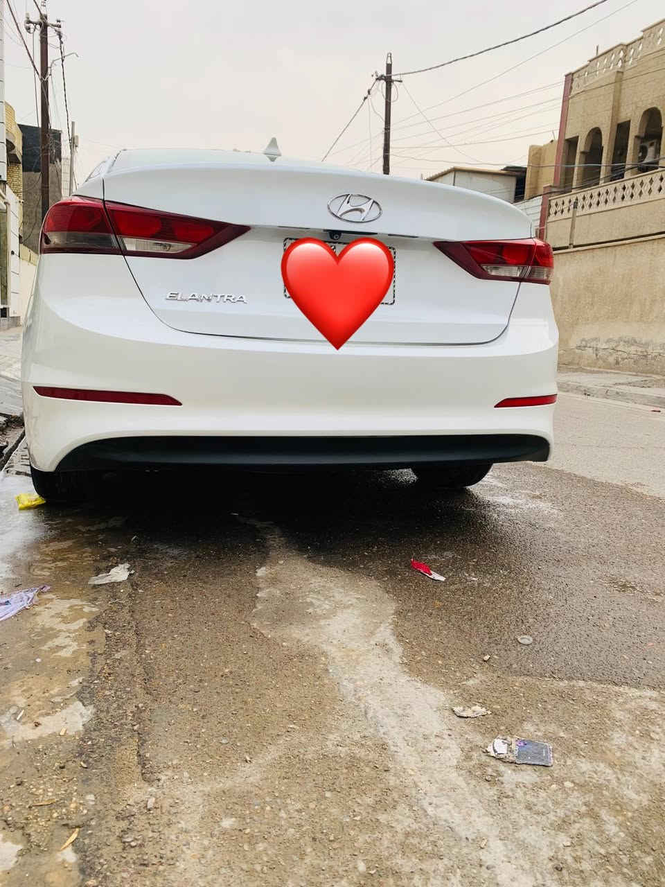 السلام عليكم
النترا 2018 امريكي حادثه بنيد وجاملغ اليسره بدون دواخل 

وقبق جنطه صبغ سياره جاهزه ونظيفه  رقم بغداد ***********
