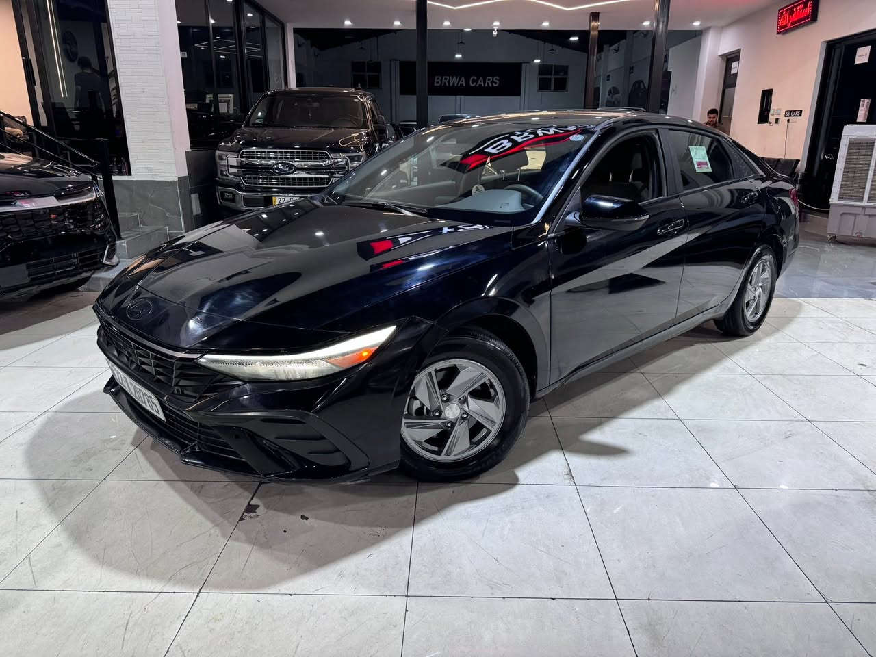 Hyundai Elantra 2024
سعر بلاش ١٢٧$🔥
***********
***********

ملاحضة ❌سيارة وارد امركي شكل جديد 
محرك دوش مرغوب
مواصفات SE
ماشية ١٥ آلاف 
فوول عدا فتحة
كيج الكتروني
بصمة
بريك بصمة
اوتو هولد
٣ مودات قيادة 
كاميره
كراسي هيتر
تحكمات ستيرن
رادارات ٣٦٠ درجة
ضرر❌٤ قطعه بدون دواخل
أرباك ستيرن طاك مرجع سستم
موجودة 📍اربيل معرض S.B cars 🚘

***********
***********
