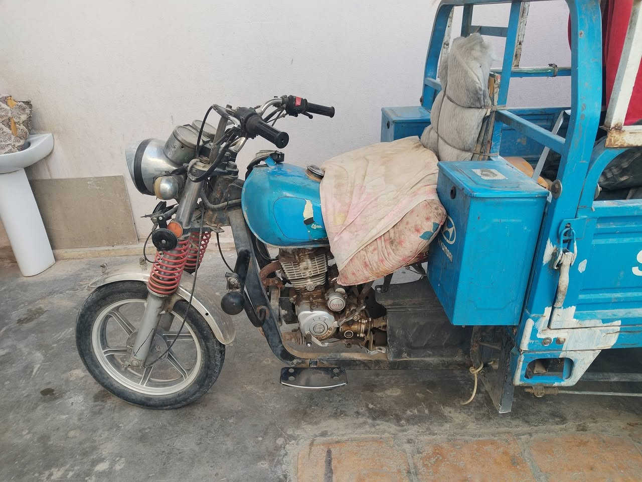 للبيع وكيل ابن جبرين اوراق بسمي بمليون و600 وبيه مجال ***********
