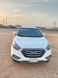 توسان ٢٠١٤ خليجية قطعتين صبغ بدون دواخل السعر 140 وبيها مجال قليل ٠٧٧٠...