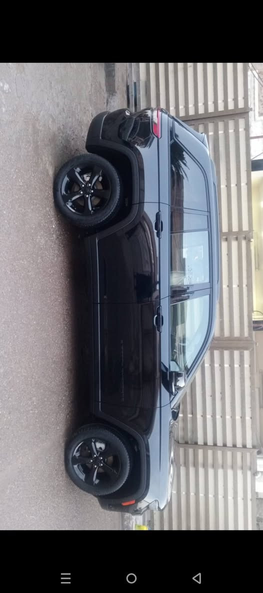 السلام عليكم
جيب شيروكي 
موديل ٢٤
وارد أمريكي 
فول مواصفات 
تشغيل عن بعد 
بانوراما 
ومواصفات الفول معروفة 
بلاك توب 
ماشية ١٠ ألف ميل 
العنوان بغداد الغزالية 
***********
أبو يونس
