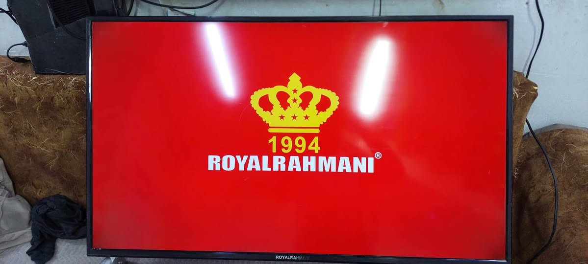 السلام عليكم عندي 3 شاشات الاولى وادي 55 سمارت 4K السعر 265 الف والثانية رويل الرحمانيحجم43 نت السعر 160 الف والثالثة الجي اصلي 42بدون نت السعر 135 الف عالضمان والفحص  مكاني بغداد ***********
