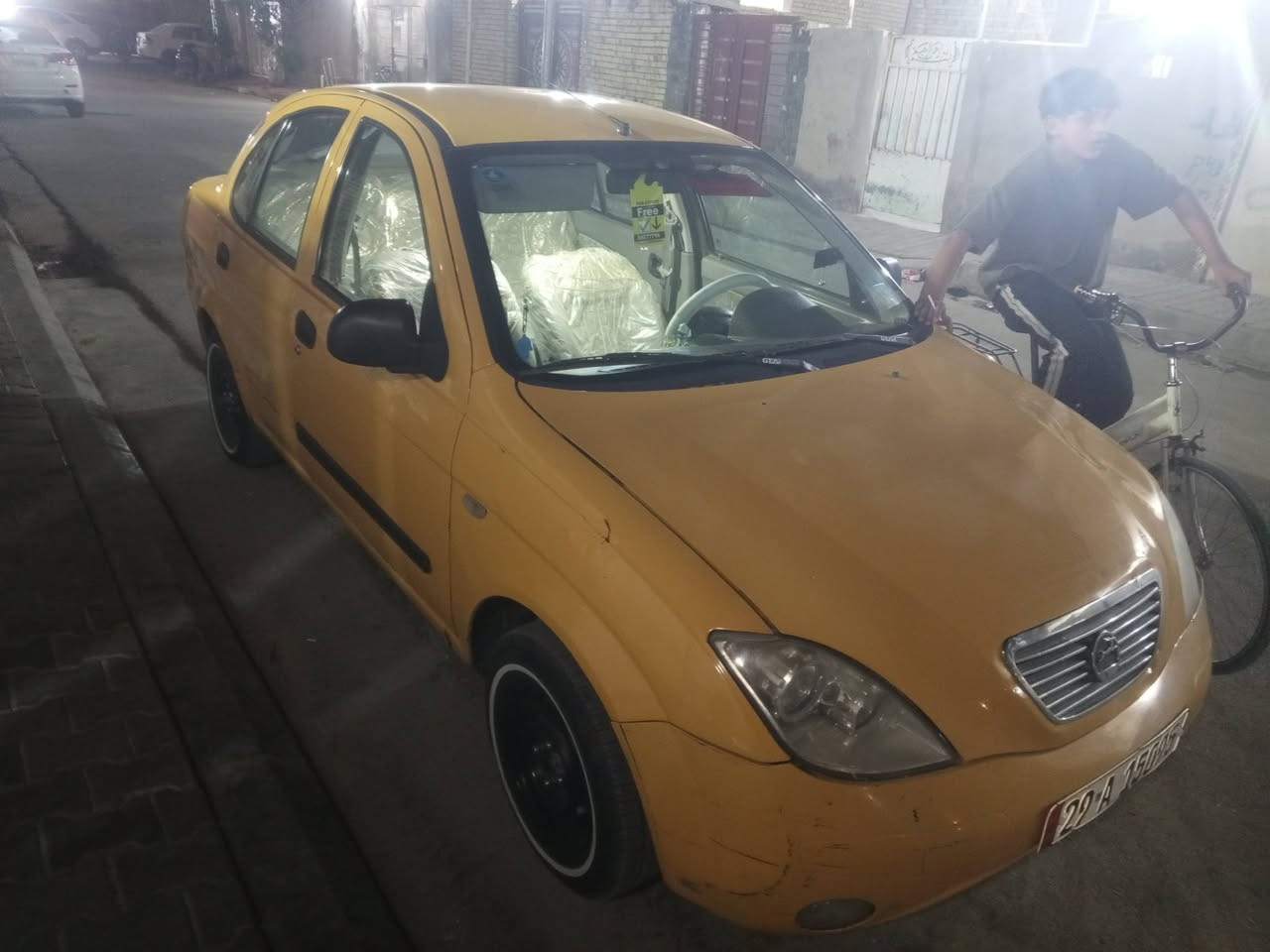 سلام عليكم
سياره طيبه للبيع مديل 16تبريد تدفه كله شغال مشروع وطني مصفره هياء و غرامات تحويل ثاني يوم مكينه كير لا تنقيص ولا تبخير مكان كوت وبل خدمه رقم ***********بي واتساب
