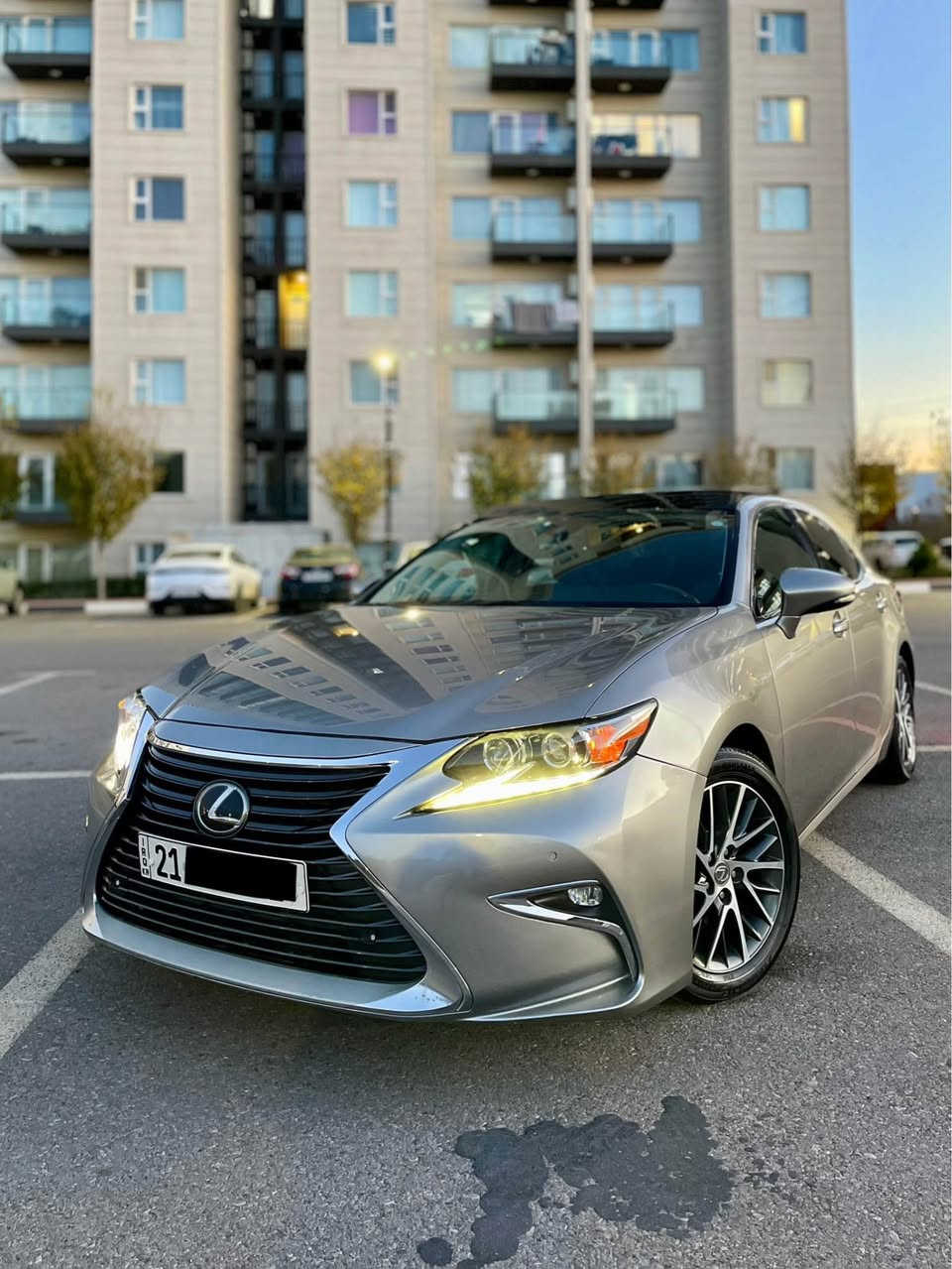 لێکزس ES 350 مۆدێل ٢٠١٨ فوول مواسەفات 
بەسمە - ڕاداری کامل - سەقف پانۆراما - پەردە - سوکان کارەبا - کوشن هیتەر - سوکان هیتەر - کوشن جلد 
سەیارەکە شوخت و چاڵ و ساردی نیە دەعامی بۆ دەعامی بەشەرت 
سەنەوی و ڕەقەمی تازەیە تەحویل و غرامە بەشەرت 
یەک پارچەی بۆیاخە 
شوێن /سلێمانی 
سعر/٢١٧$💵
مۆبایل/*********** السليمانية, العراق
