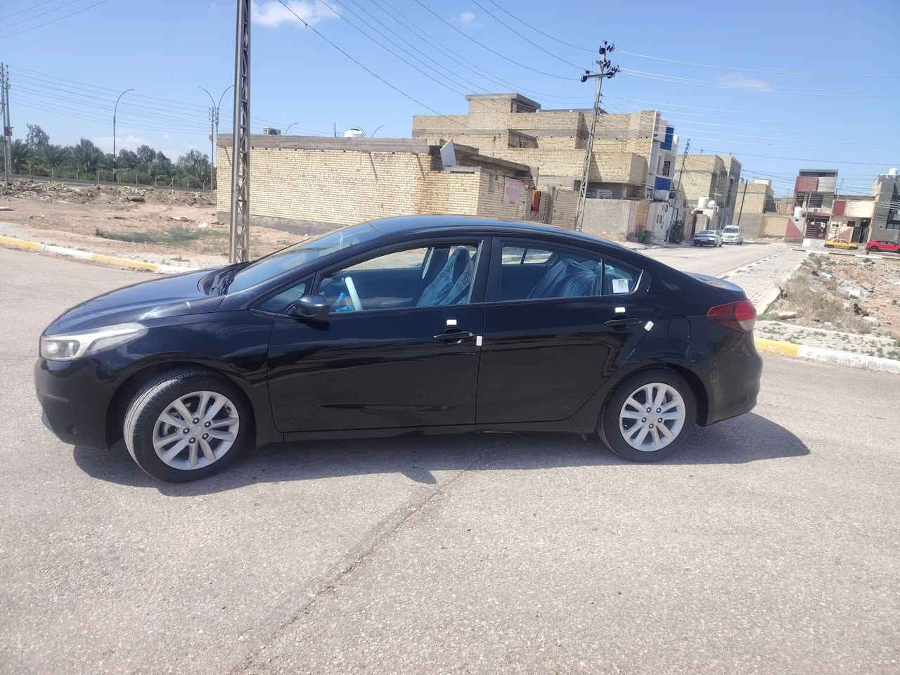 السلام عليكم سيراتو موديل 2018 للبيع وارد خليجي مكفوله من الضربه والصبغ والتبديل كير ومكينه وتبريد (وسونار موجود)  رقم كربلاء بسمي تحويل ثاني يوم مكان كربلاء سعره 130 وبيها مجال للاستفسار اتصل على هذا الرقم ***********
