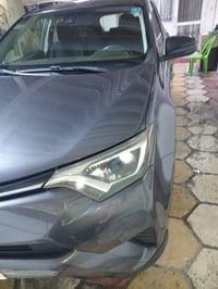 راف فور Rav 4 2018 السياره باسمي رقم بغداد دولي  ماشيه ١٣١ الف كيلو  ص...