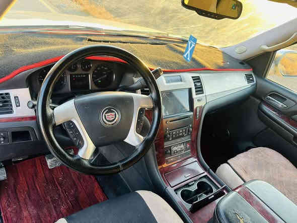 يالله 
سلام عليكم كدلاك 2008 محرك 5300 مبدل فول مواصفات 1/1 كلش حلوا المكان بغداد الاستفسار (***********)
