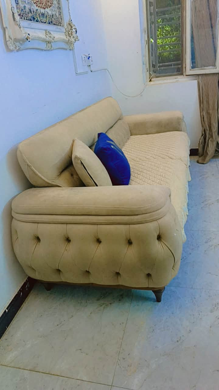 اغراض للبيع 
تخم تركي خشب زان ٨ مقاعد يصير سرير سعر ٤٥٠ 
غرفه نوم تركيه درجه اولى خشب ثقيل من مزاج سنتر كله هايدروليكً صبغ حراري سعر ٨٠٠ 
كاونتر المنيوم سطح مرمر طبيعي سعر ٥٠٠ 
ثريه ب١٠ 
قاطع خشب ثقيل اصلي ب٢٥ 
ميز طعام خشب زان ١٠٠
العنوان بغداد


**إذا كنت صاحب هذا الإعلان وتريد حذفه لأي سبب، رجاءا أرسل رسالة إلى الدعم الفني**