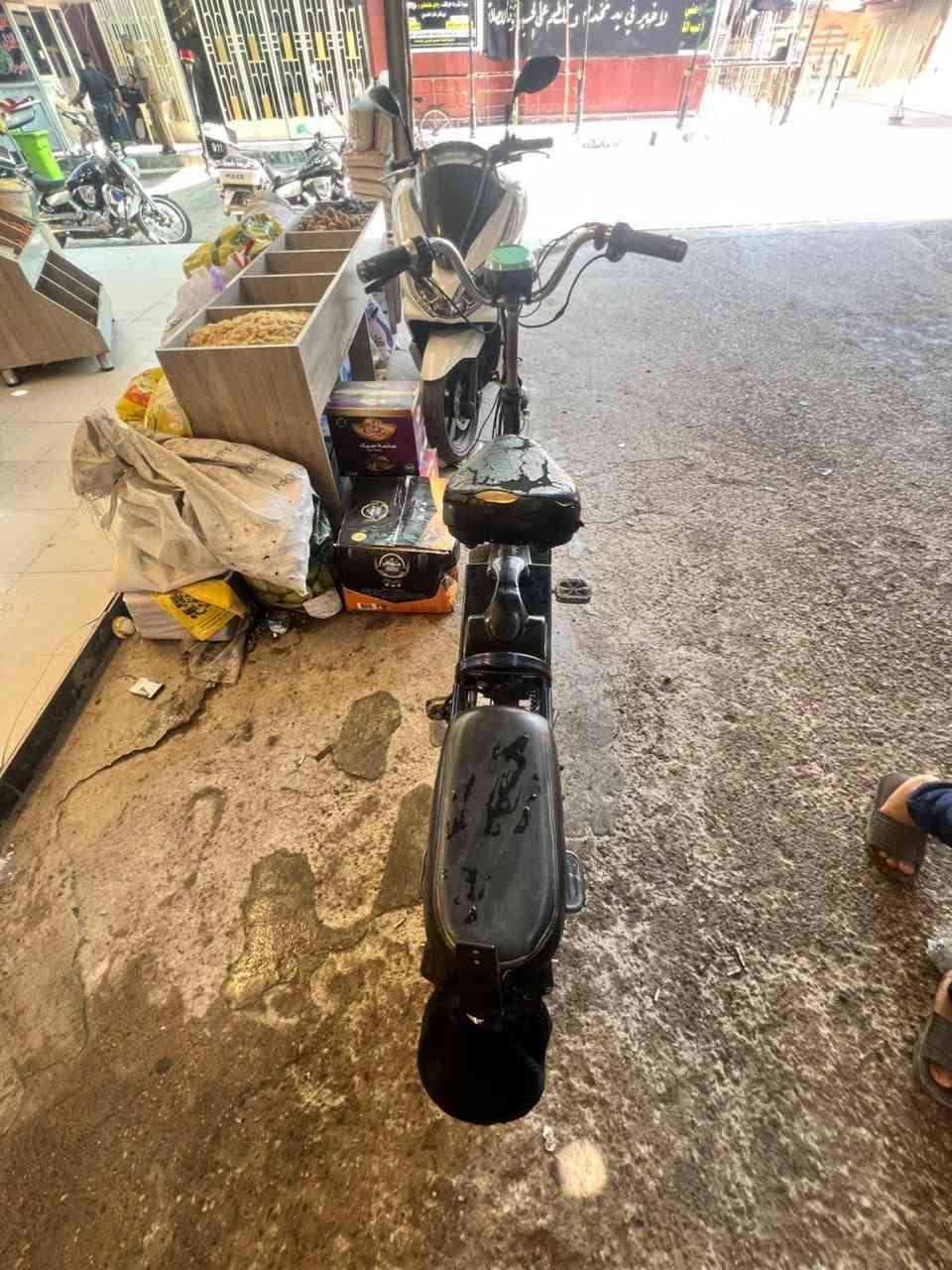دراجه شحن للبيع
باتريات  خير من الله فد واحد تعبان
شاحنه اصليه مالته
سعر ١٥٠ وبي مجال
***********

