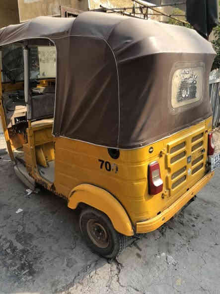 السلام عليكم تكتك موديل 19 رقم انكليزي بيهة خياسات ابيع كوم حديد التكتك باسمي السعر 4500 الرقم ***********
