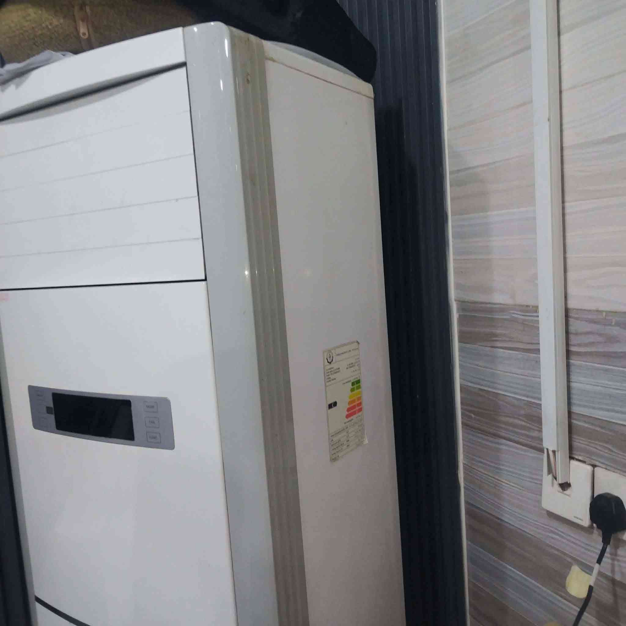 سبالت بيت عدد3شرط اخو الجديد بلاديات ستعمال قليل جدا جدا
كنتوري 3طن الحافض
كري طنين
الوادي طنين  مكاني كربلاء الشراي يتصل ***********
