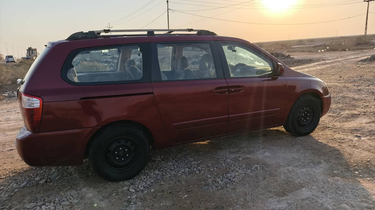 السلام عليكم للبيع كيه سيدونه موديل 2007 السياره بسمي مصبوغة حزام جماليه بيه طخه بالجاملغ الخلفي عكس السايق مكينه وكير مكفول مكان السياره كوت ناحيه جصان السعر 108 وبيه مجال ***********
