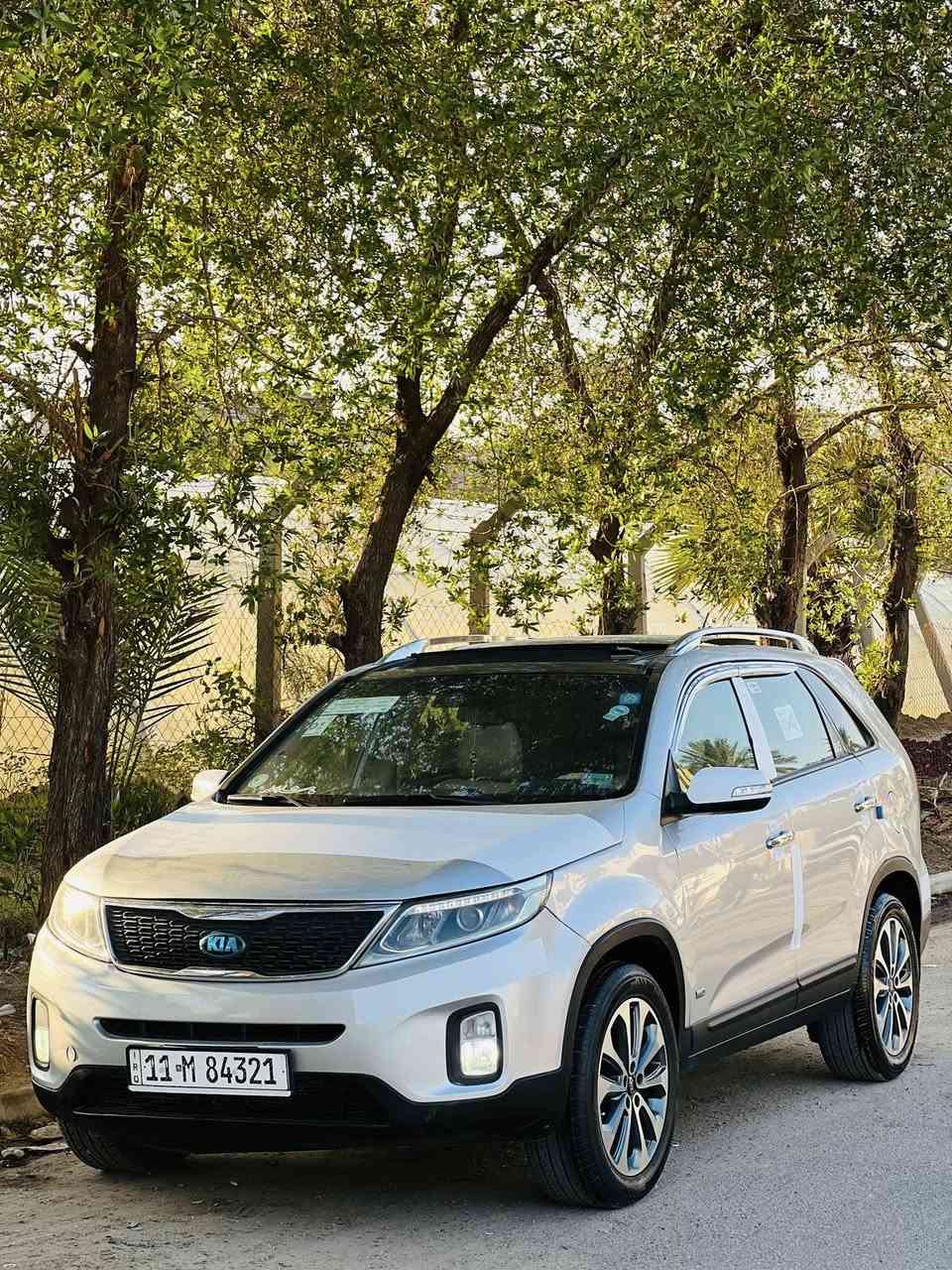 سورنتو 2015 خليجي 6 سلندر السعر 134 وبيه مجال رقم بغداد بسمي حساسات خلفية بلنوراما تبريد ثلج صدر جاهز ويل فراشة حادثهه مكينه وكير وصدر وكهربائيات وتبريد كله خير من الله ماشيه 94 سيارة بيها مكانات صبغ ابيعلك احزام حتى لا اتعبني ولا اتعبك مكاني بغداد *********** الخاص مغلق الشراي يتصل
