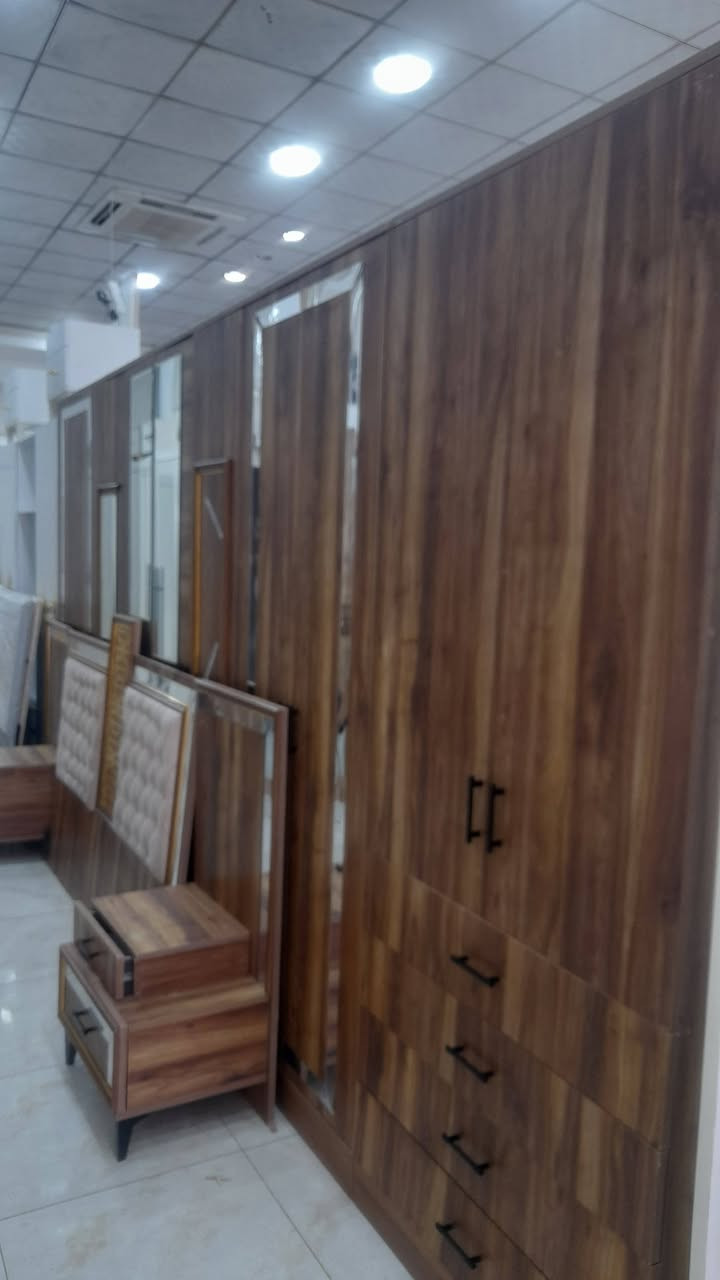 غرف نوم نفرين 
كنتور ١٠ أبواب 
***********
