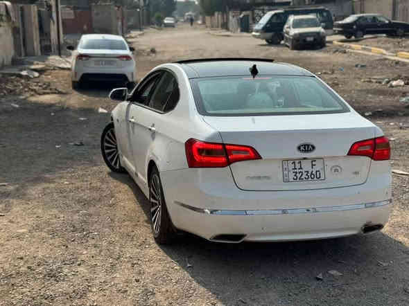 كيا كادنزا 2011 خليجي ستة سلندر 3ونص
رقم بغداد بسمي تحويل مباشر
فول مواصفات VIP 
بانوراما قطعتين
لايت زنون عالي ناصي
مري قلاب اشاير مري
لد داخلي + انارة ترحيب
بصمة ابواب + بصمة تشغيل
صدر امامي خلفي تايرات باتري بلكات نوزلات فيت بم قاعدة فيت بم كله جديد ادامة كاملة 
بيها جاملغين امامي وباب بصف السايق وباب السايق صبغ بس اكفلك شواصي والغود وتكم 
مبدل مكينة وكير مكينتها قطرة تنقيص مابيها شرط ترايها طيارة 

سعرها 114 مكاني بغداد ***********
