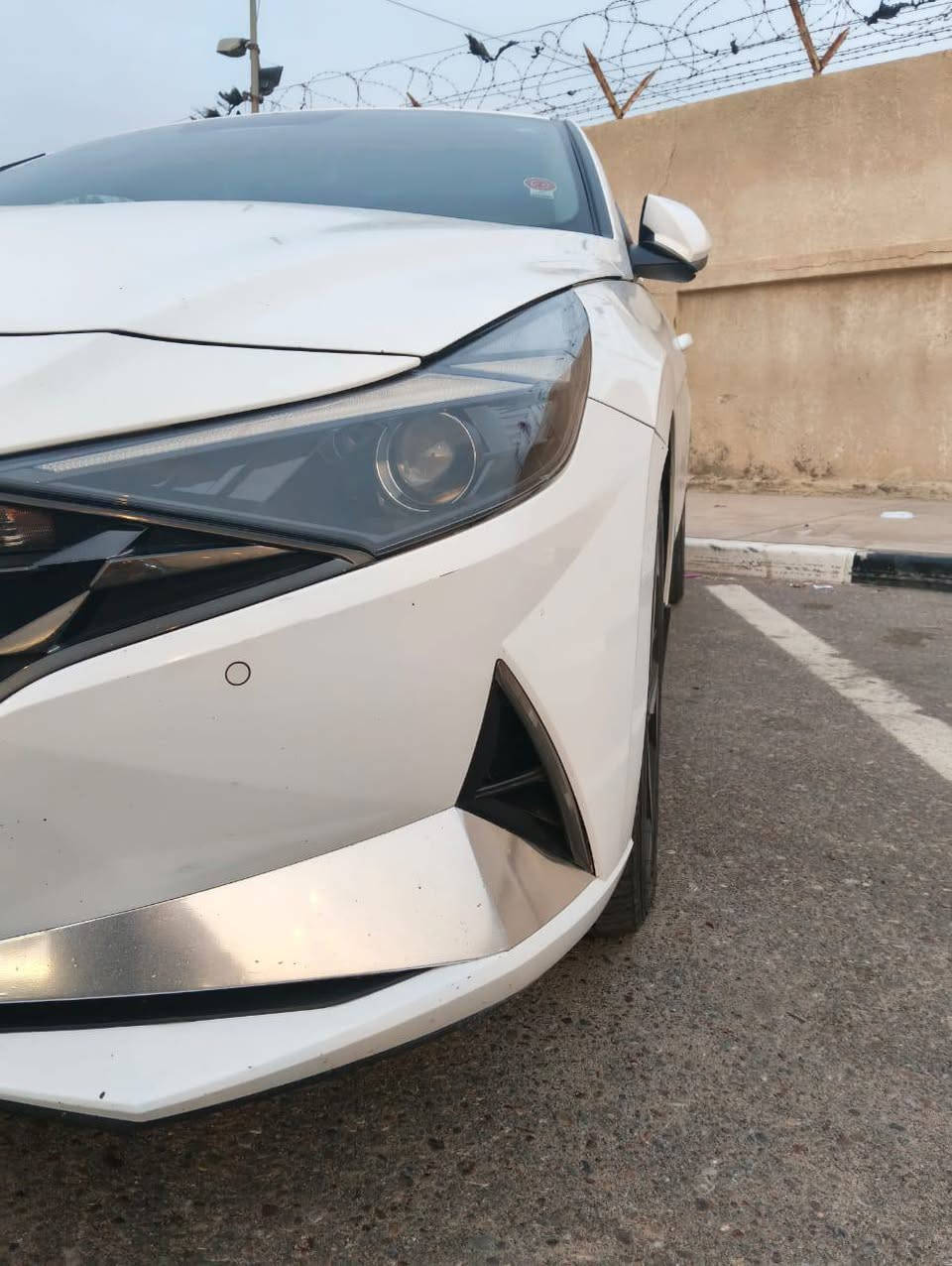 السلام عليكم النترا موديل 21 خليجي مكينه كير تبريد كفاله سياره تخم تاير جديد عبوه جديده باتري جديد سياره فول مواصفات للخير رقم اربيل وكاله مباشر ملاحضه باب مرشوش توحيد لون بيها رصعه بتكمه وبارد بل دوسه قريب عل جاملغ السعر 160 وبيها مجال الشراي يتصل واني خادم *********** عنواني بصره واسف عل اطاله كلشي ذكرته لا تكلي شبيها خابرني وتعال شوف لسياره واني خادم
