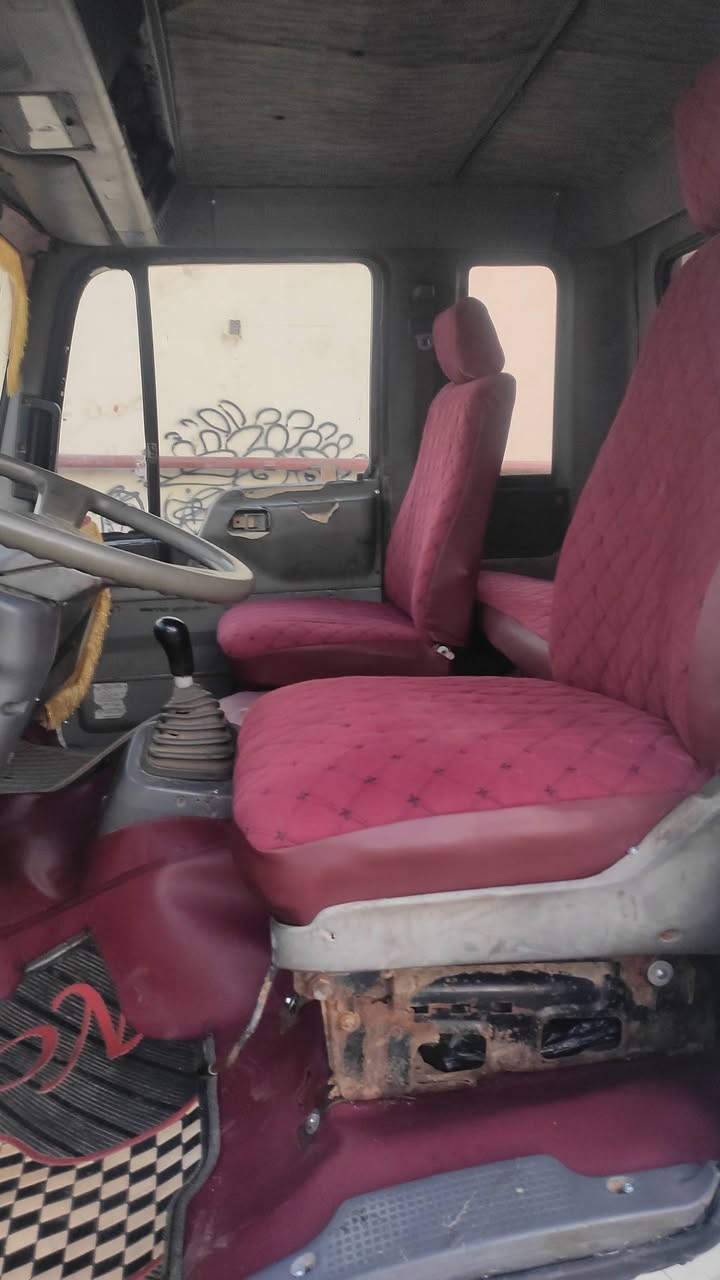 أنكر موديل 92 كفاله عامه من الصبغ تخم تاير الطول 5 ونص متر محرك 70 لا صرف ولا بخار دوشمه جديده رقم نكليزي السنويه ل 31 رقم واسط شاصي مكفول  الشراي يتصل ما أرد على التعليقات تفاصيل السياره مذكوره السعر خاص الديوانيه ***********,,,,,,,,,,,,,,,,,,,,,,,,,,,***********
