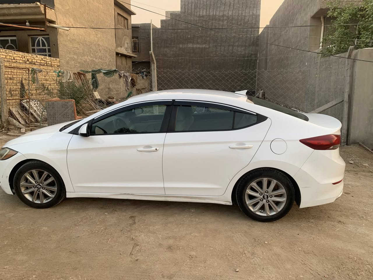 بيع مستعجل 
النترا وارد امريكي موديل 2017 
مكينة 2000
كير ومكينة مكفولات
حادثة موجود بصورة 
الباقي كله كلين فقط بنيد مبدل بدون ضرر داخلي  السيارة 
وكالة  
حدادية جديدة
تايرات تخم كامل جديد 
تبريد  شغال 
مابيه اي نقص   
رقم الواتساب
***********
