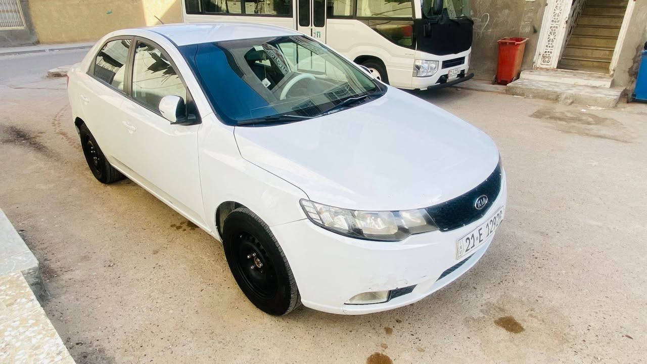 يالله بيع سريع كيا سيراتو خليجي موديل 2013. ✨ سيارة مرتبة واستعمال يومي
🔹 محرك 1600 دوش مرغوب  
🔹 كير 6 نمر
🔹 تدفئة وتبريد شغال 100%
🔹 محرك ممتاز — لا تنقيص ولا تبخير
🔹 تخم تاير + ويل حاوية مال النترا تفصيخ أسود
🔹 رقم سليمانية وبأسمي مباشرة
🔹 بيها فقط قطعتين تبديل وحده صبغ مع دوسه شويه سونار كدامك لا اتعبك ولا تعبني شراي بيك خير وتدلل 
✅ سيارة ناعمة ومريحة بالسياقة 
✅ صرفية بنزين اقتصادية
✅ عليها ادامة كاملة مال منظومه بانزين بدون داونز  
✅️ السعر 95. وبيها مجال انشالله للطيبين 
📞 للاستفسار والتواصل:
***********
