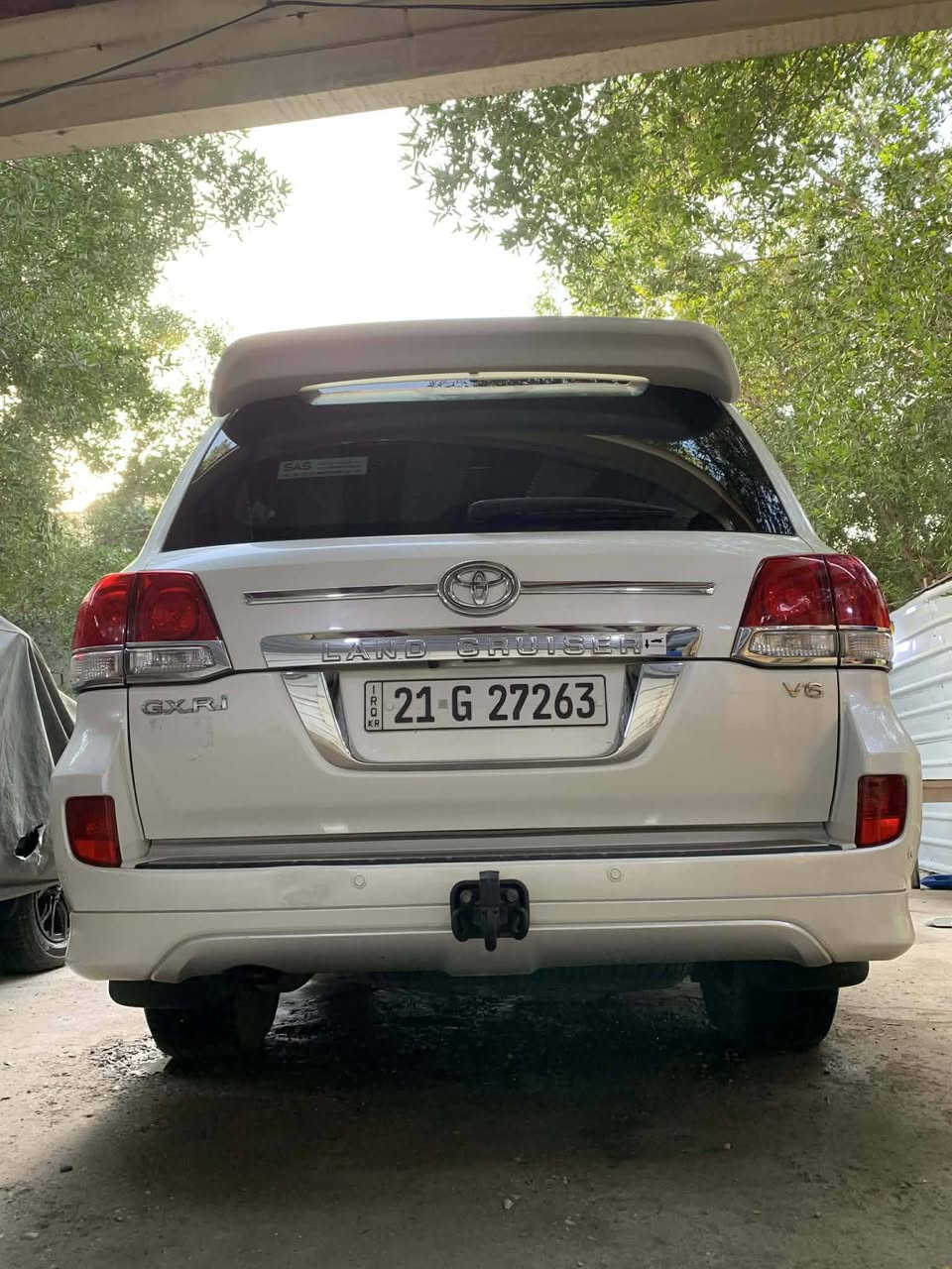 سلام عليكم عندي سياره للبيع لاندكروز موديل 2011 رقم سليمان ماشيه 90 ألف مكفول كفال  سبير مانازل سياره جديده وحلوه عل وضع شريكه سياره فول مواصفات تحويل مباشره عنوان بغداد ولشراي يتصل على الرقم ***********
