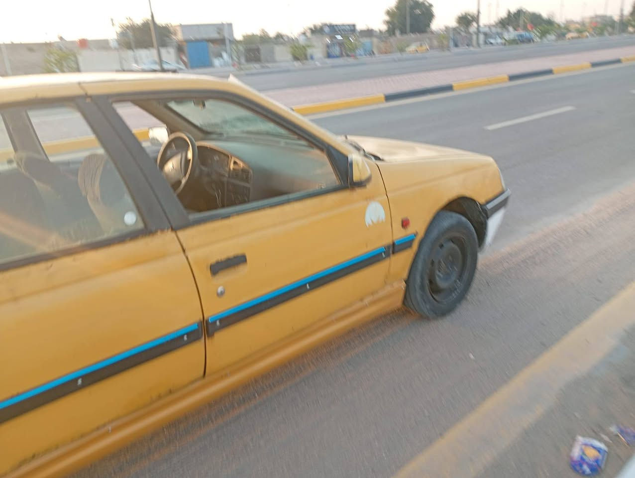 سلام عليكم عندي سياره بيجو 405 ترايك لبغداد سنويه منتهيه راعيها ضاع رقمه من عندي   هوة جان يريد تحويل بس رقمه ضاع تكدر طلعه وتلكاه موجود سعره 17 قفل عنوان البصرة الحيانيه للاستفسار الاتصال على الرقم *********** البصرة, العراق
