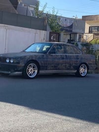 بي ام 525 • موديل ٩٣ • محرك ٢٫٨