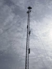 شباب عندي برج للبيع الشراي يقيمه بلي يرضي الله ويحسب غراضه ويجي ياخذه ...